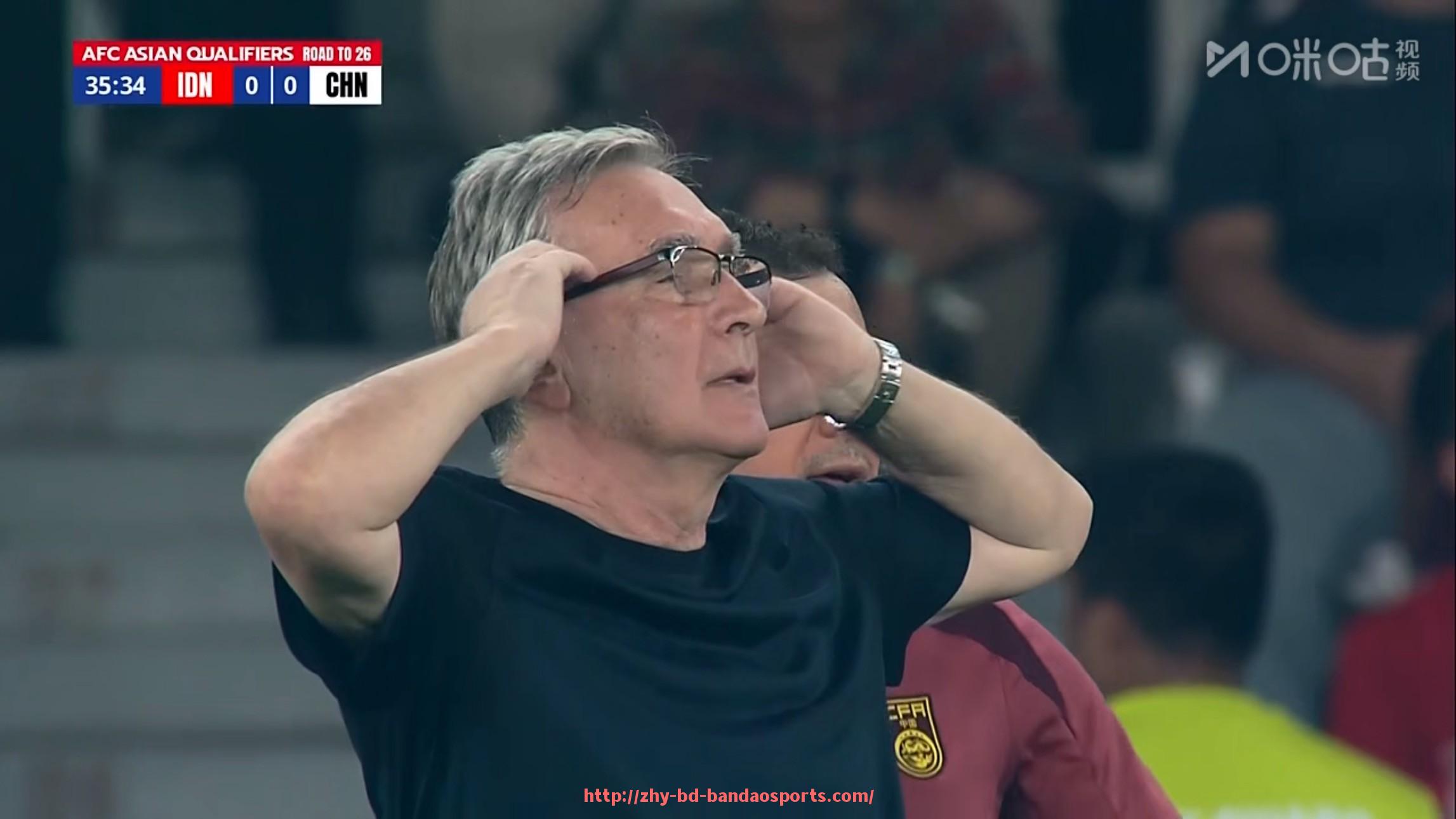 半岛体育-提前庆祝引发争议！德甲球队放烟花事件回顾