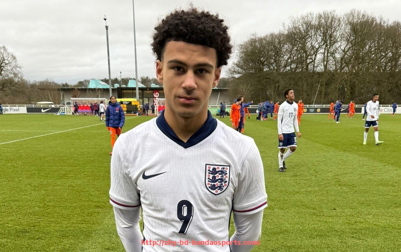 半岛体育-世俱杯各球队表现对比分析及优势劣势总结